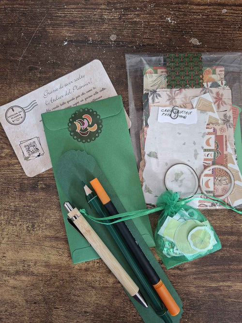 Mystery Box Cancelleria Estetica Giungla e Scimmia - Journaling Kit Tropicale (Pezzo Unico)